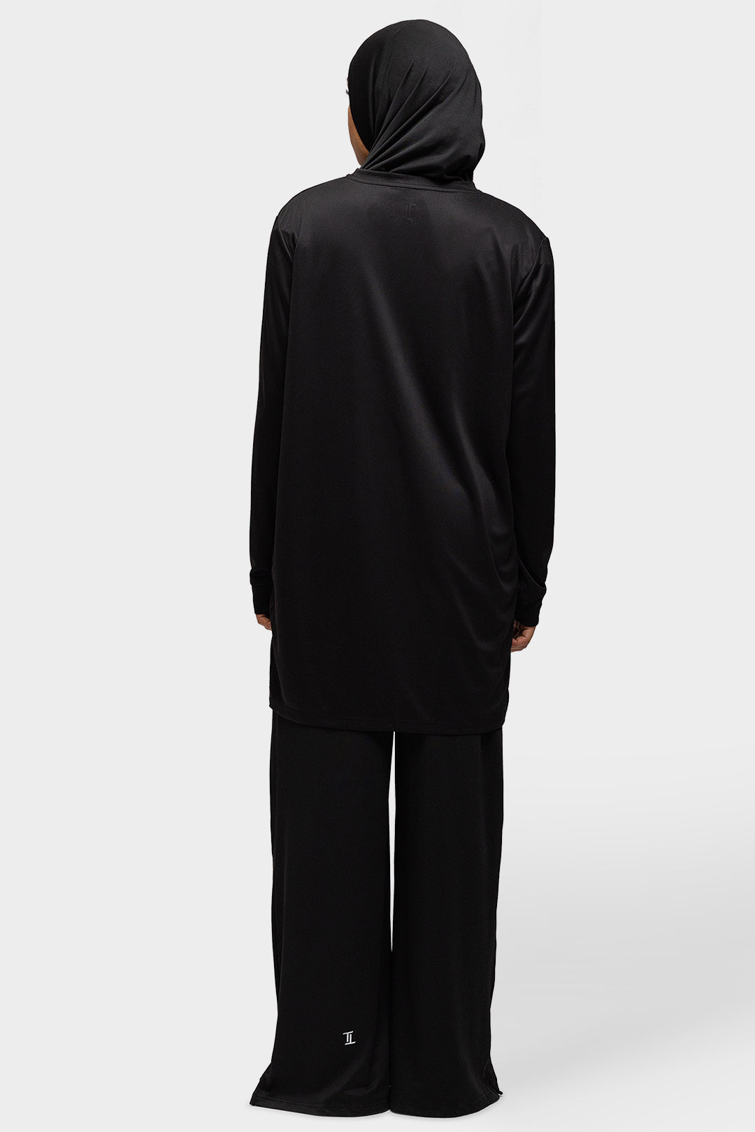 Modest Training Top Black