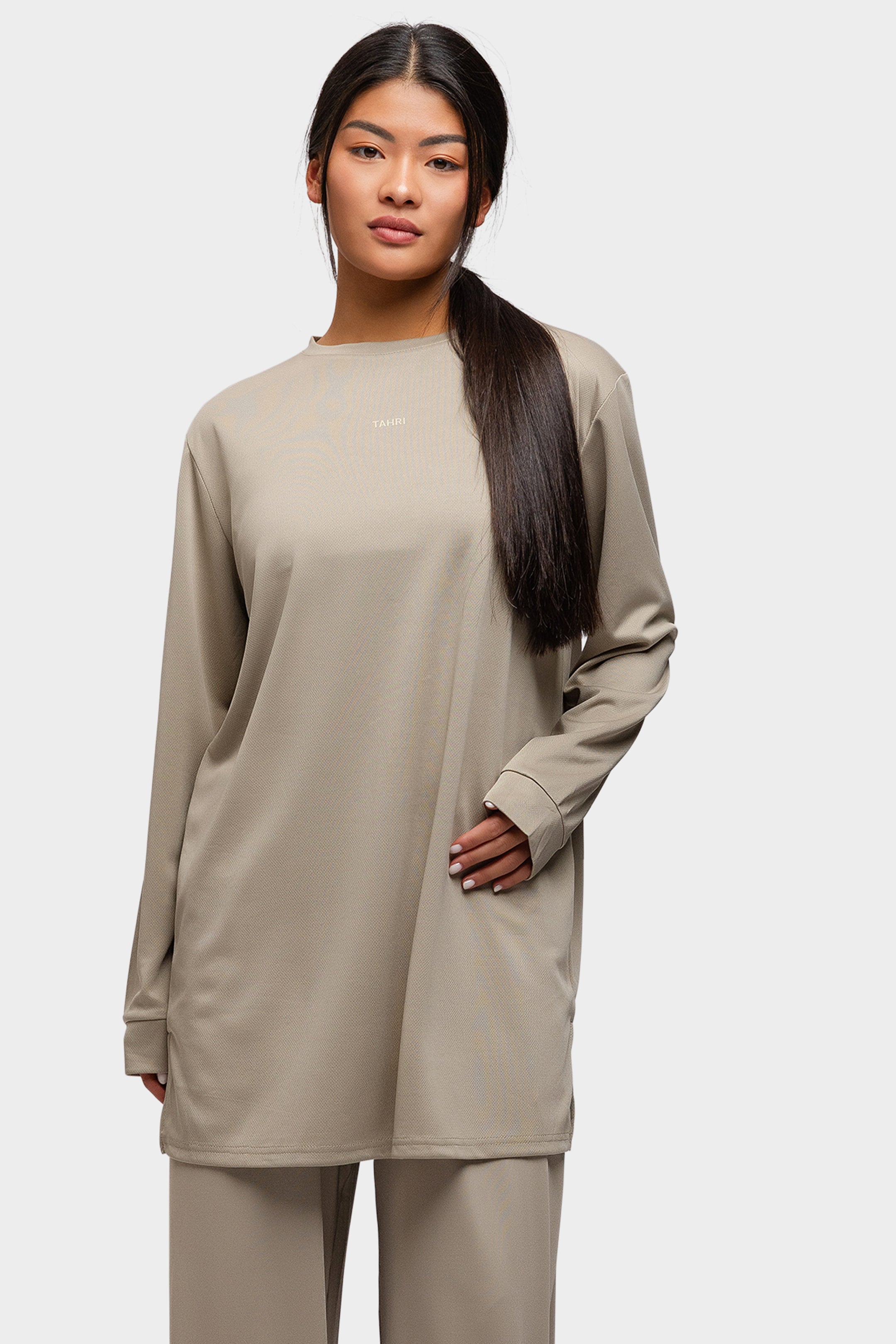 Modest Training Top Soft Taupe