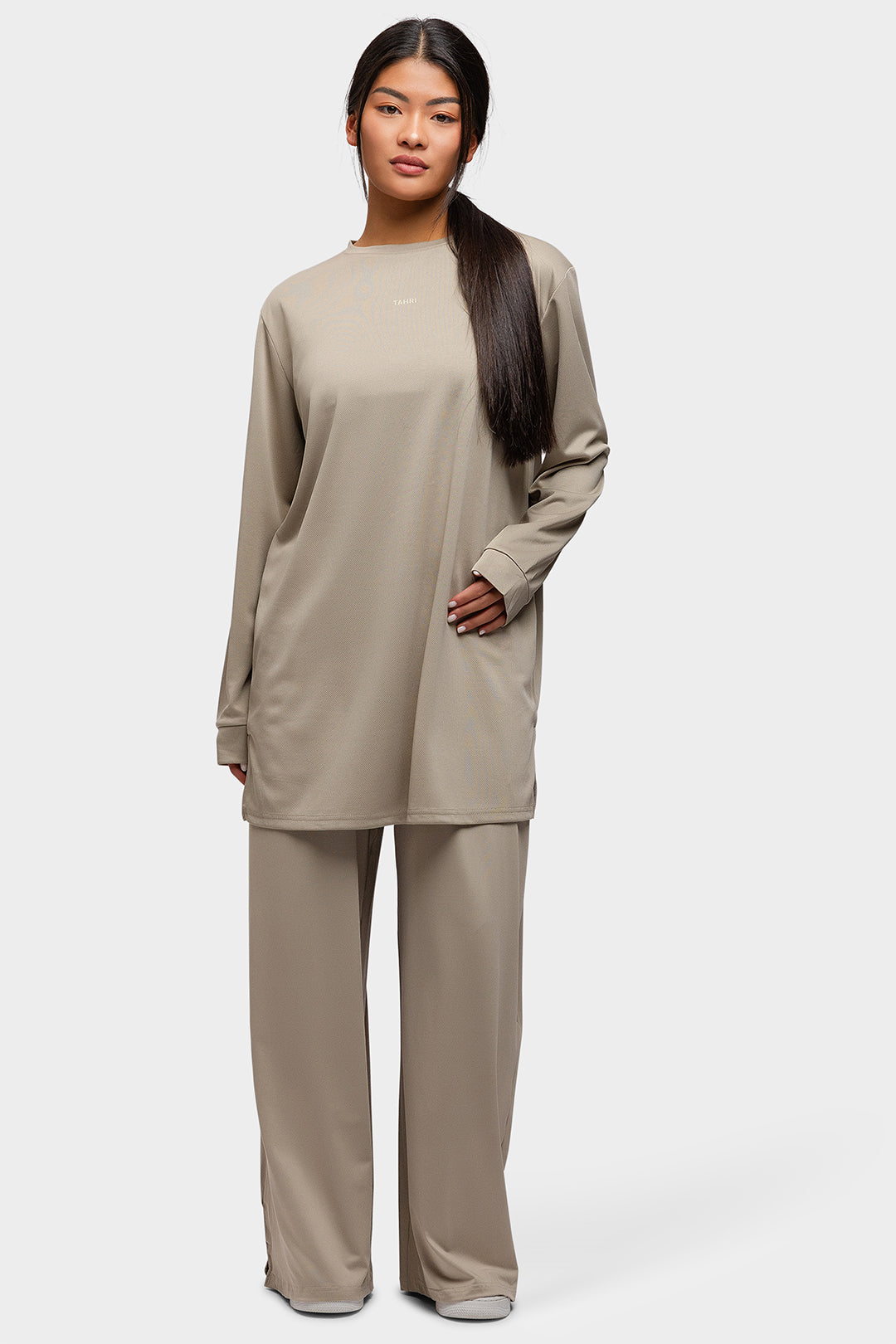 Modest Training Top Soft Taupe