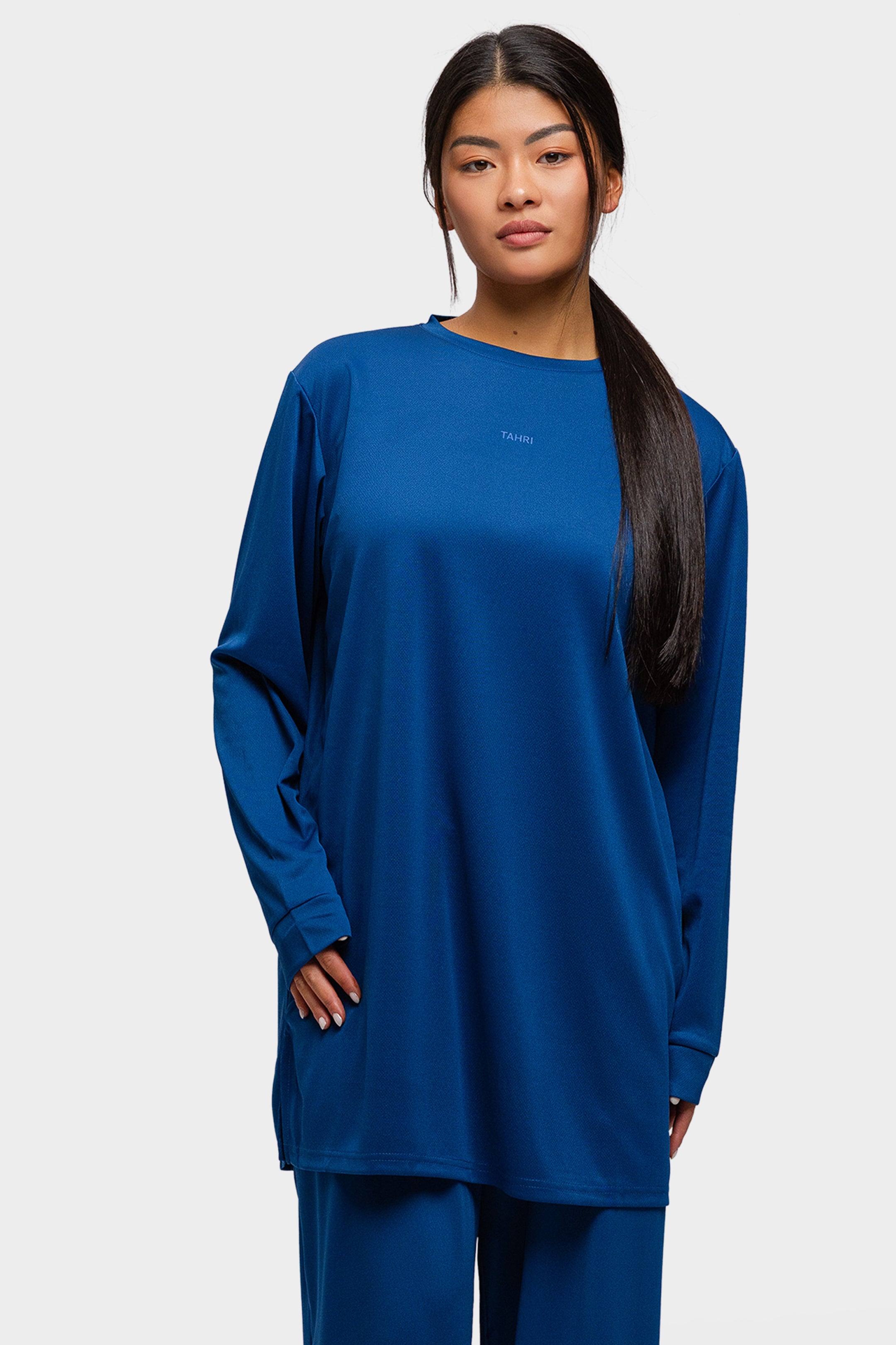 Modest Training Top Ocean